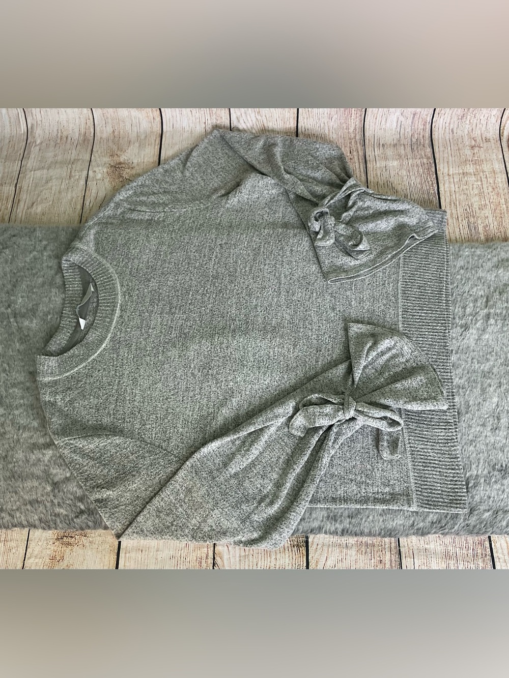 Abercrombie & Fitch Heather Gray Crewneck Sweater Bow Tie Sleeve Cuff Size S